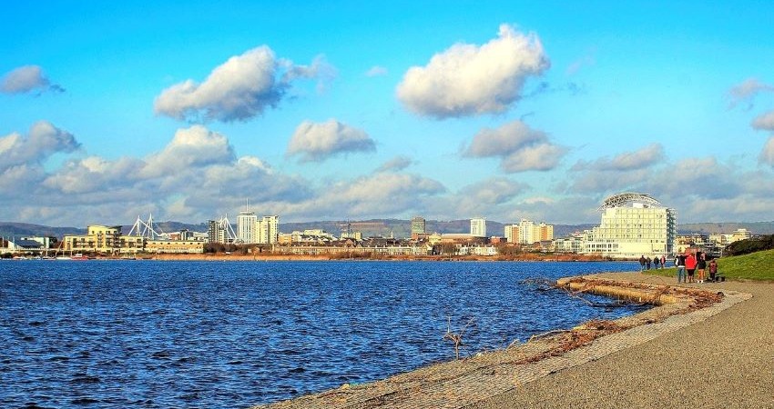 Cardif-Bay-Barrage-temporarily-closed-to-walkers-and-cyclists-for-4-evenings-of-concerts-at-Alexandra-Head