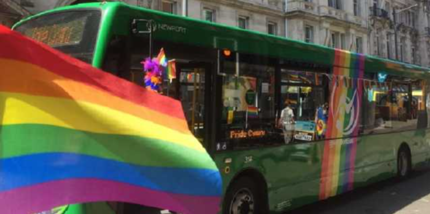 Newport Bus yn cefnogi #PrideinthePort drwy gynnig teithiau am ddim ar fysiau i bawb Newport Bus yn cefnogi #PrideinthePort drwy gynnig teithiau am ddim ar fysiau i bawb