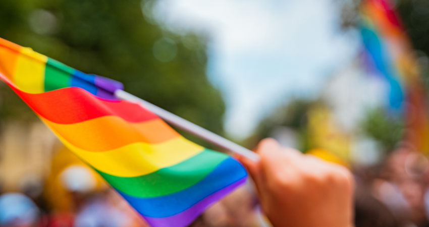 Cau ffyrdd ar gyfer gorymdaith Pride Cymru ar Fehefin 17 Cau ffyrdd ar gyfer gorymdaith Pride Cymru ar Fehefin 17