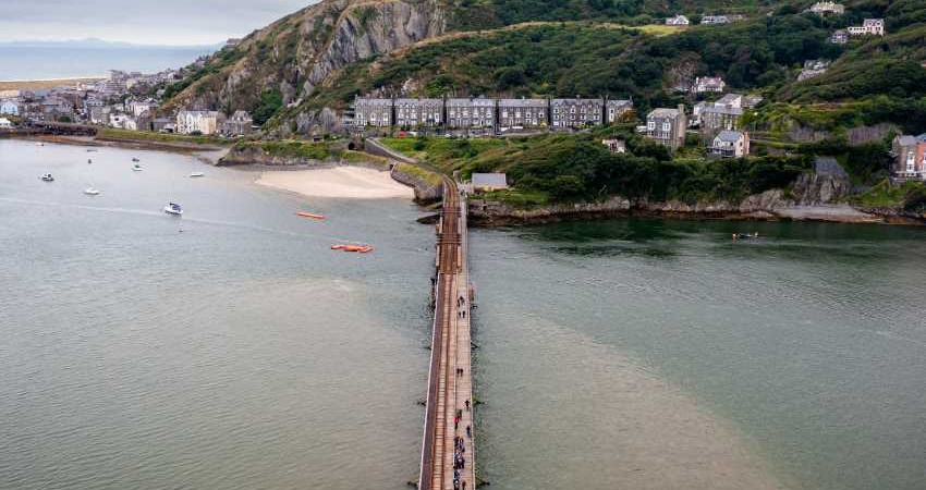 Newidiadau i wasanaeth bws yn lle trên Abermaw Newidiadau i wasanaeth bws yn lle trên Abermaw